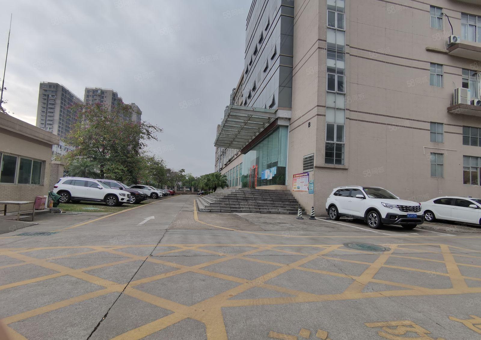 观澜大富工业区原房东独院低价厂房出租一楼仓库出租可分租小面积