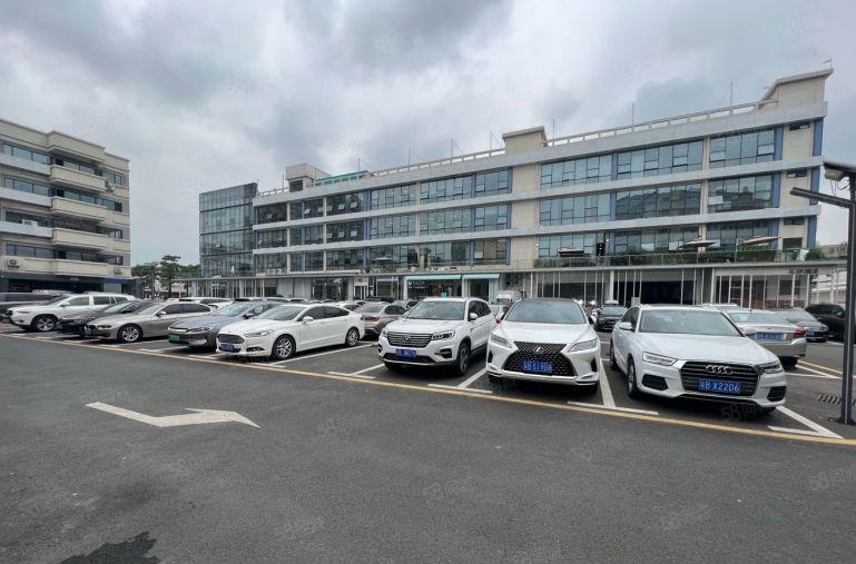 龙华民治地铁站新出1000平豪华装修，带办公室，车间价格便宜