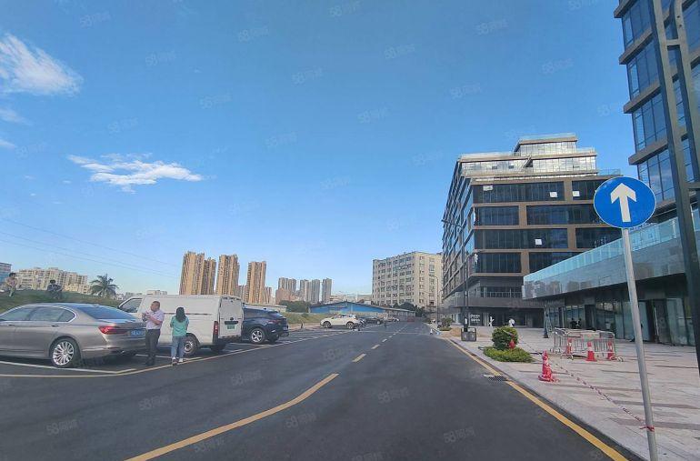 地铁口旁边20000平方红本全新研发办公厂房免租3个月可分租