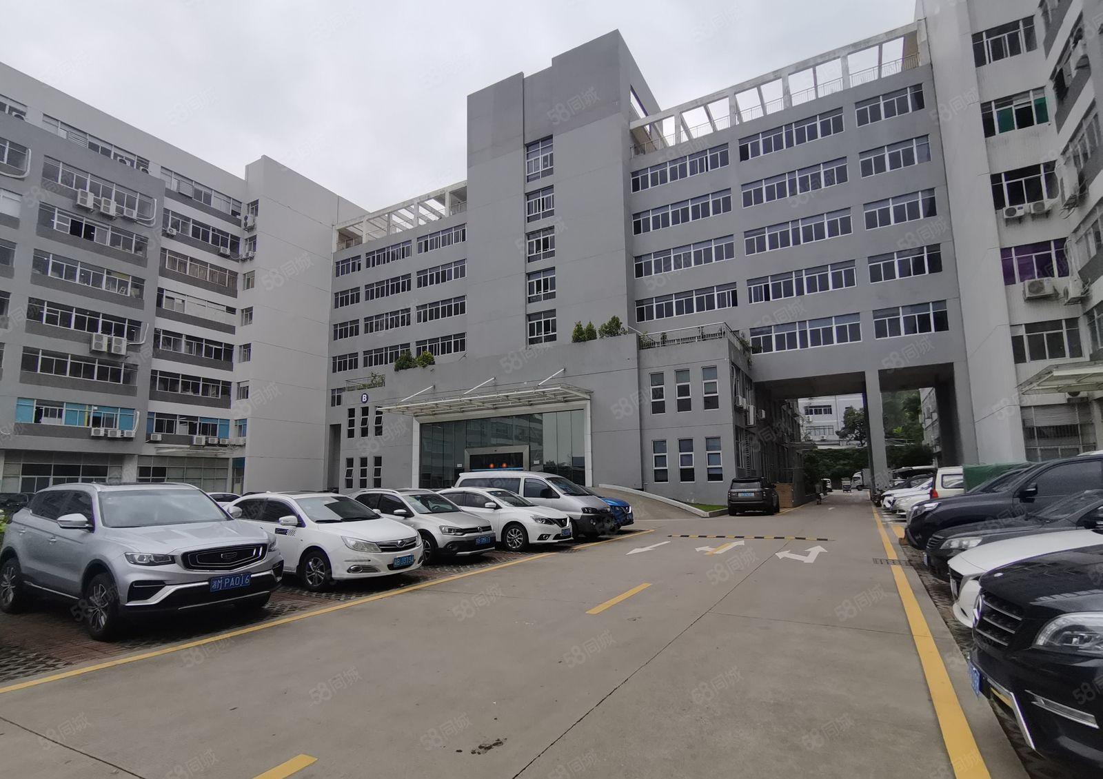 龙华观澜地铁口2000平方厂房出租超大空地500平起分租