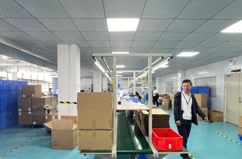 租金20元龙华油松厂房出租楼上1580平带精装办公室出租