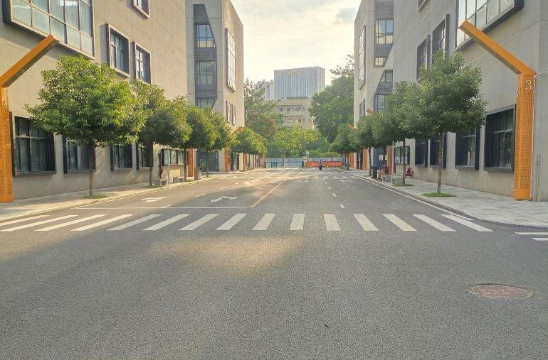 龙华大浪商业中心附近新出原房东2000平带红本按实际面积出租