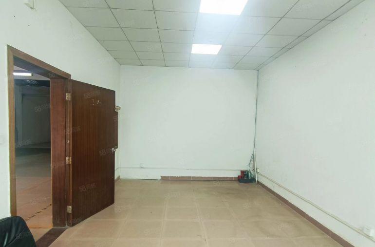 民治万众城精装修厂房一楼420平 1加1格局