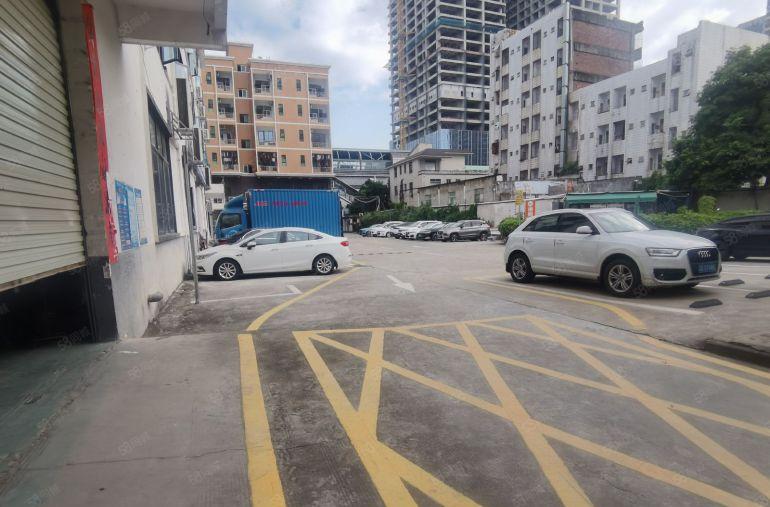 龙华清湖地铁站一楼750平厂房出租