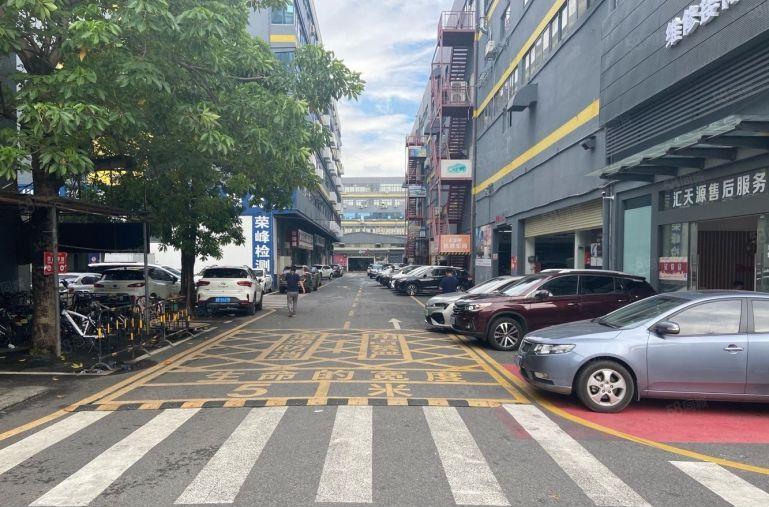 32元油松特价5000平300起厂房出租使用率高一楼仓库出租