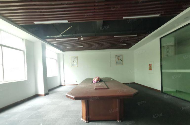 500平起租，观澜牛湖地铁口原房东二楼整层1440平精装仓库