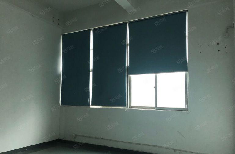 大浪商业中心附近新出楼小面积厂房出租，300平米起分适合办公