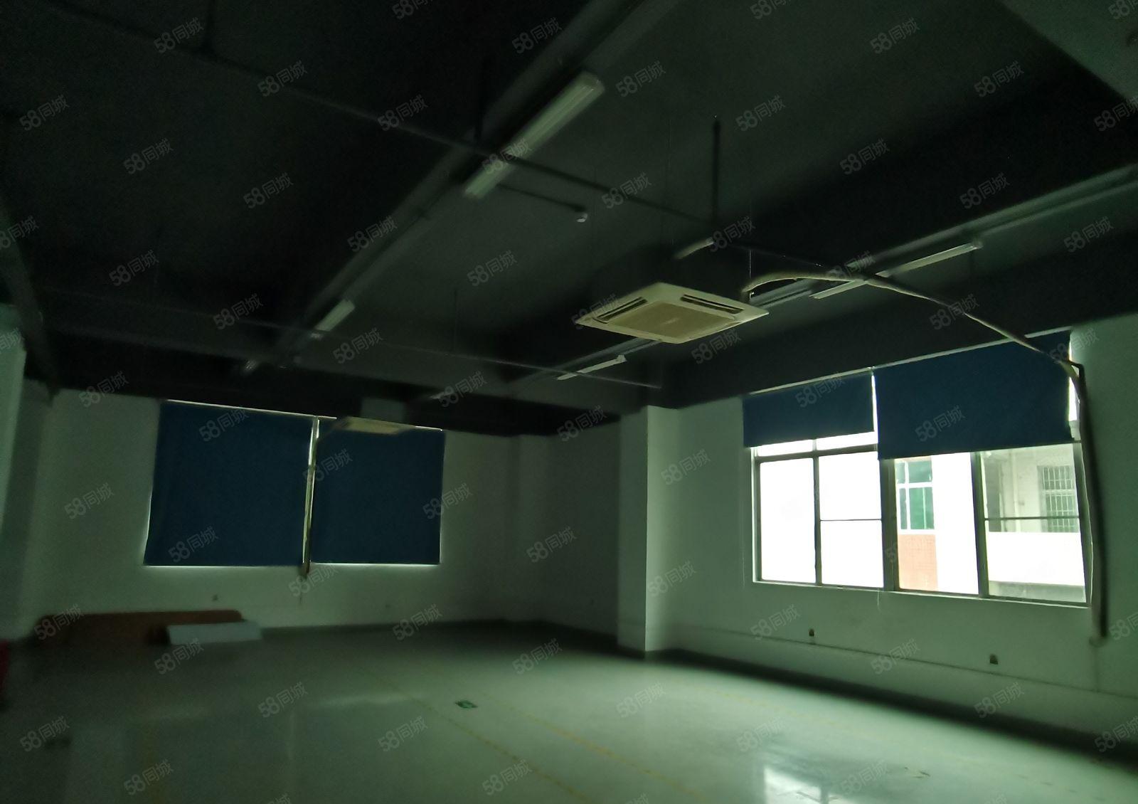 龙华观澜清平高速出口楼上整层1300平米带装修厂房