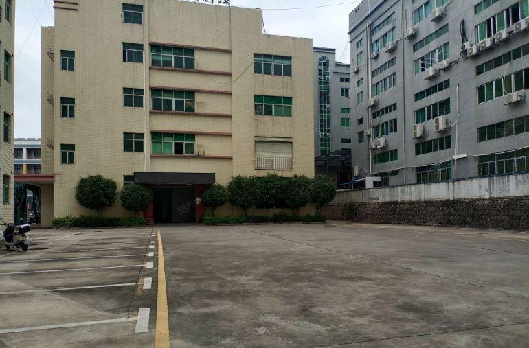 大浪一手独院10000平方空地约4000平方，好停车合同8年