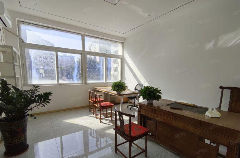 龙华地铁口200米独院独栋厂房低出租实际面积3000平精装修