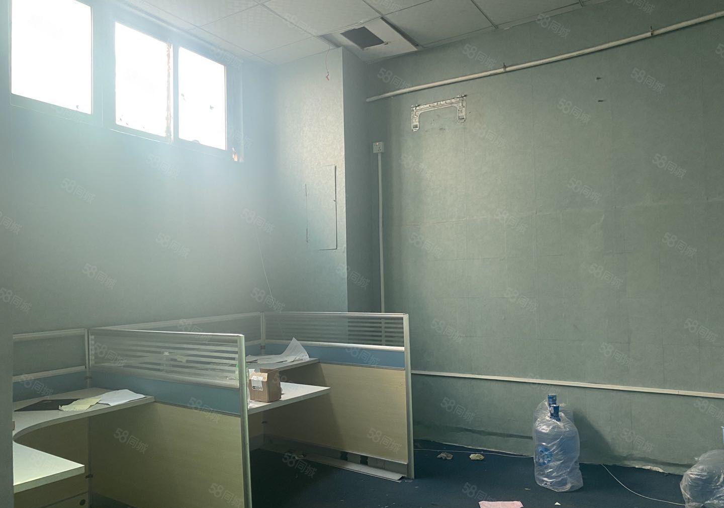 龙华新出一楼1308平，租金26，带实际200平冻库