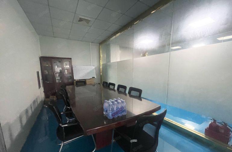 龙华地铁口楼上1000平带装修厂房仓库低价出租