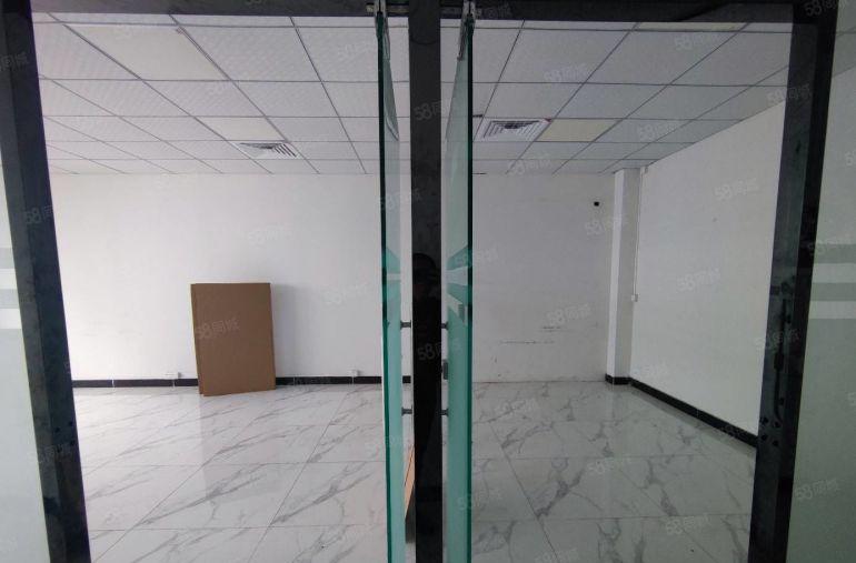 观澜梅观高速出口旁厂房出租1400平方 有办公室装修