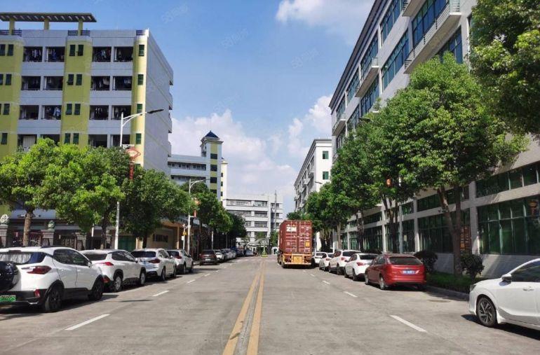 龙华清湖地铁整层2千平可分租2百起精装独院 一楼厂房仓库出租