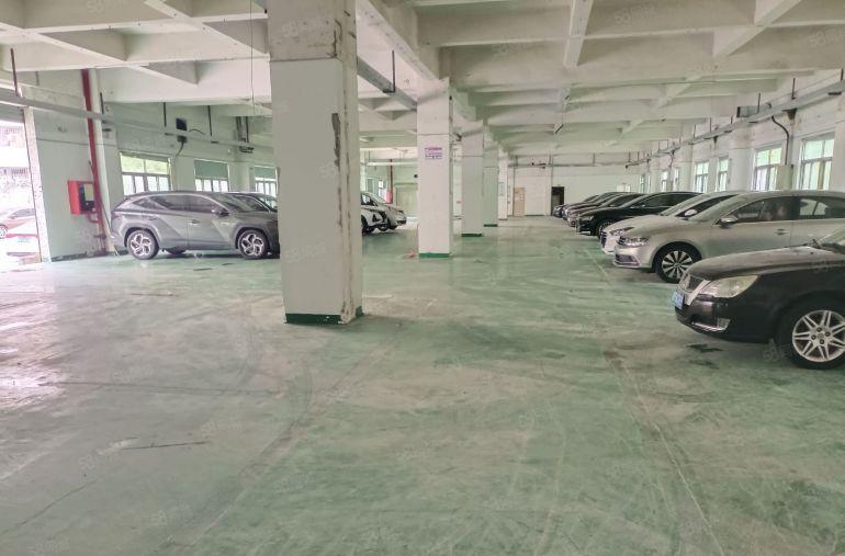 龙华大浪上横朗附近一楼1500平标准厂房出租，可分租300平