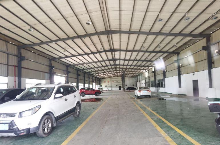 龙澜大道边原房东钢结构低价出租1600平方，层高8米可分租！