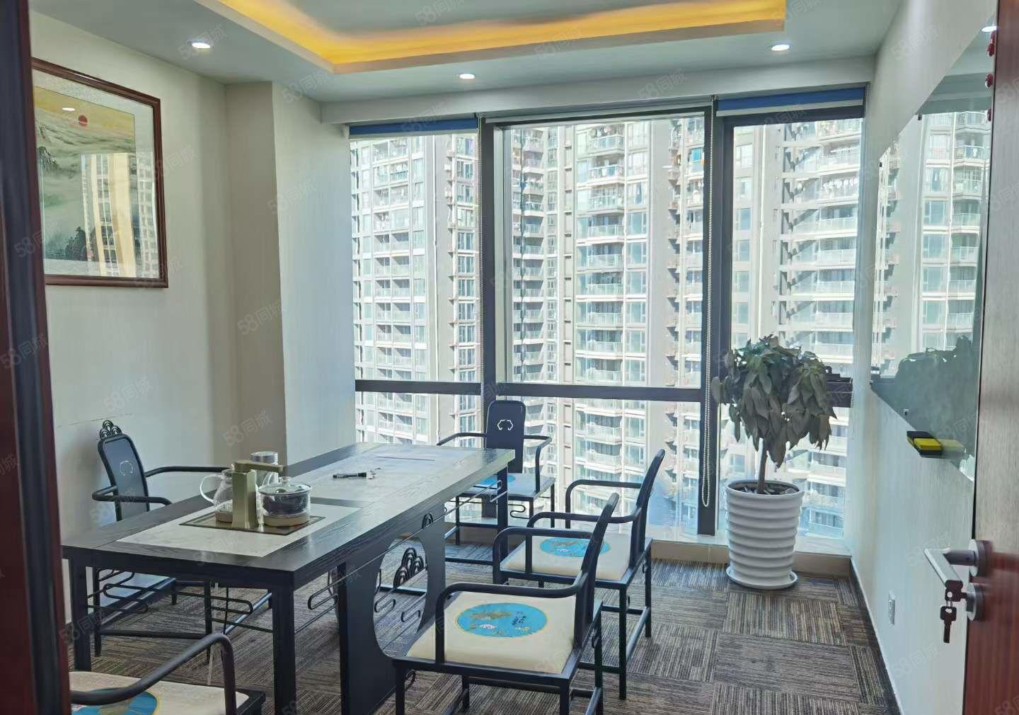 龙华清湖地铁附近168平米精装办公室出租