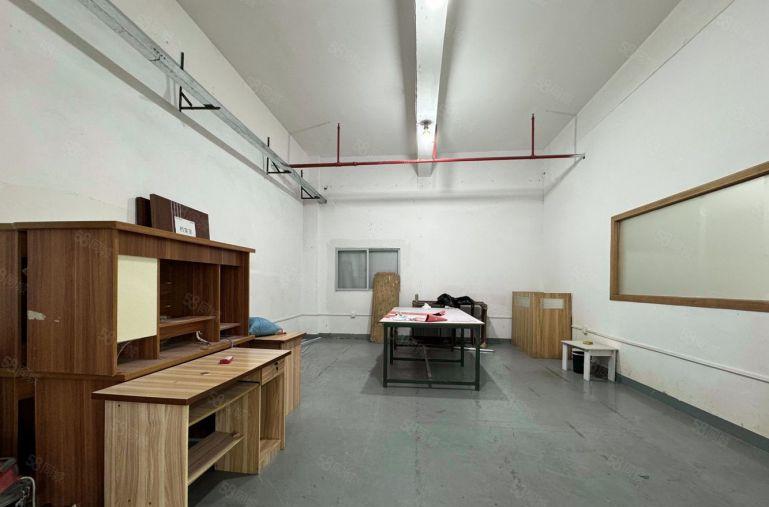 龙华厂房出租大浪商业中心 原房东直租 300起分 精装修厂房