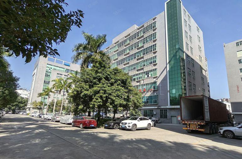 观澜村委厂房出租，整层2000平方豪华装修，可分租1000平