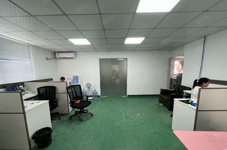 龙华清湖 高速路口30块的一楼仓库厂房低价出租公摊小