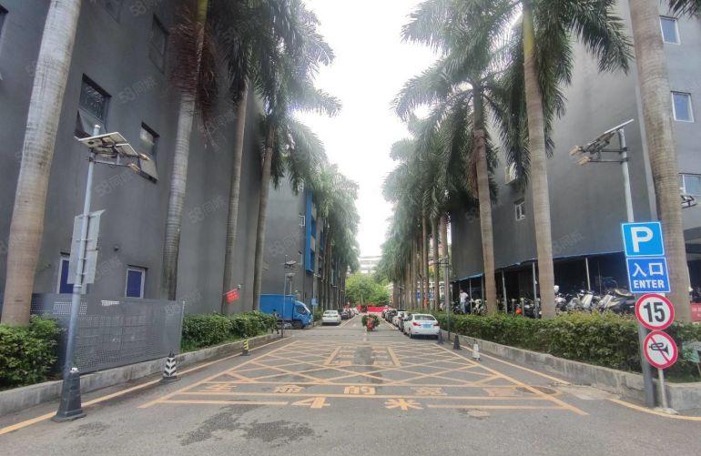 龙华大浪高新企业孵化基地精装修带齐家私1400平，可申请补贴