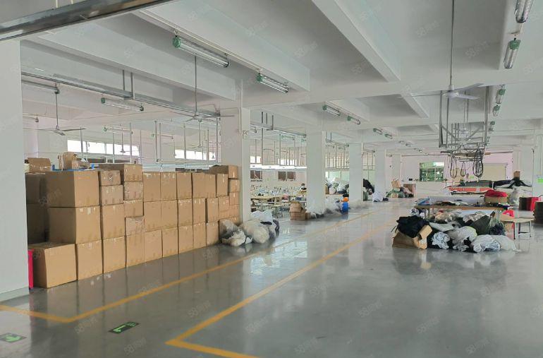 观澜原房东新出二楼2200平方带装修厂房仓库出租形象好空地大