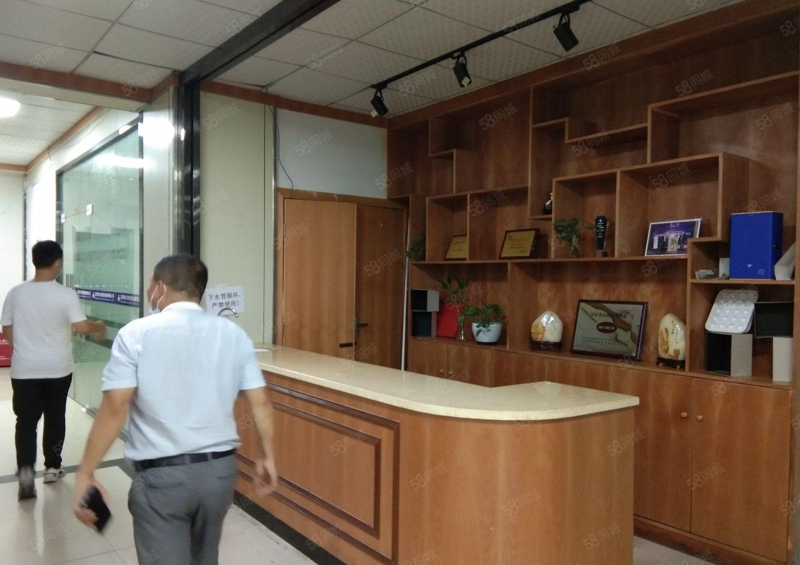 大浪新出创意园原房东楼上600平精装修 门面大气 园区形象.