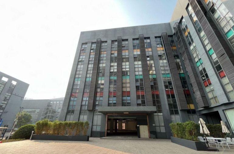 龙华区1楼仓库出租2000平可分租500平起原房东