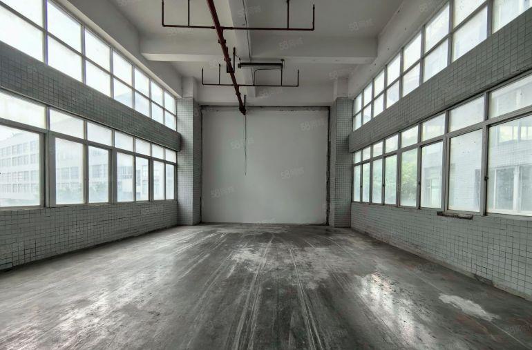 1000平起龙华元芬地铁口物业直租10000平物流园出租