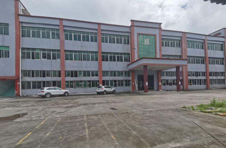 观澜高速口附近独院厂房单层面积3500平，空地6000平