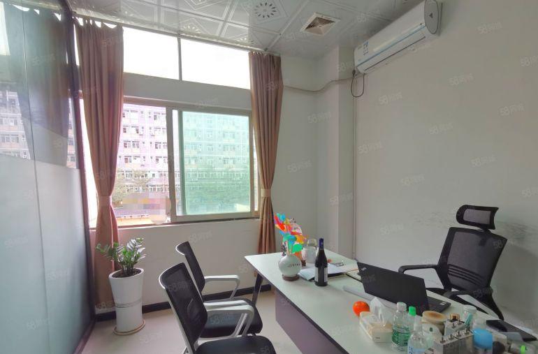 观澜轻轨站边楼上500平方现成精装修红本厂房仓库出租可分租