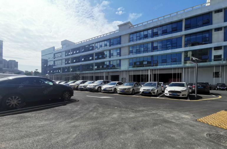 大浪羊山台地铁口全新红本精装厂房1000平米，200起分租