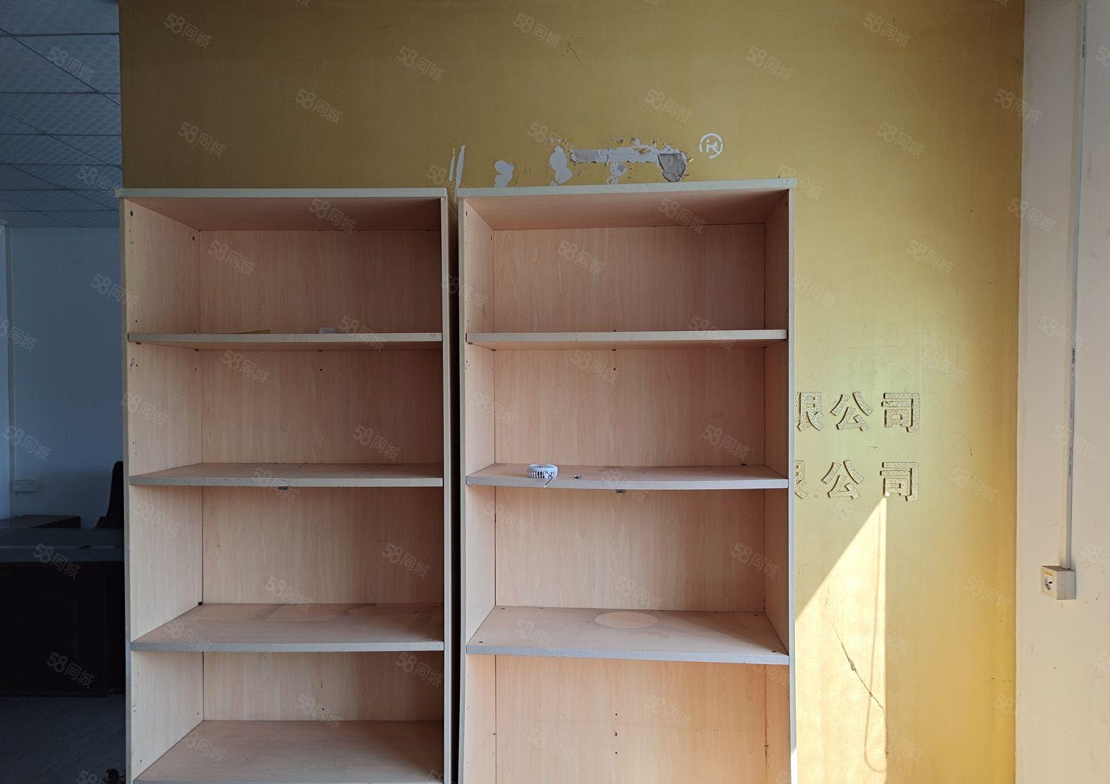 大浪新围村，22元，22元每平，精装修360平厂房出租