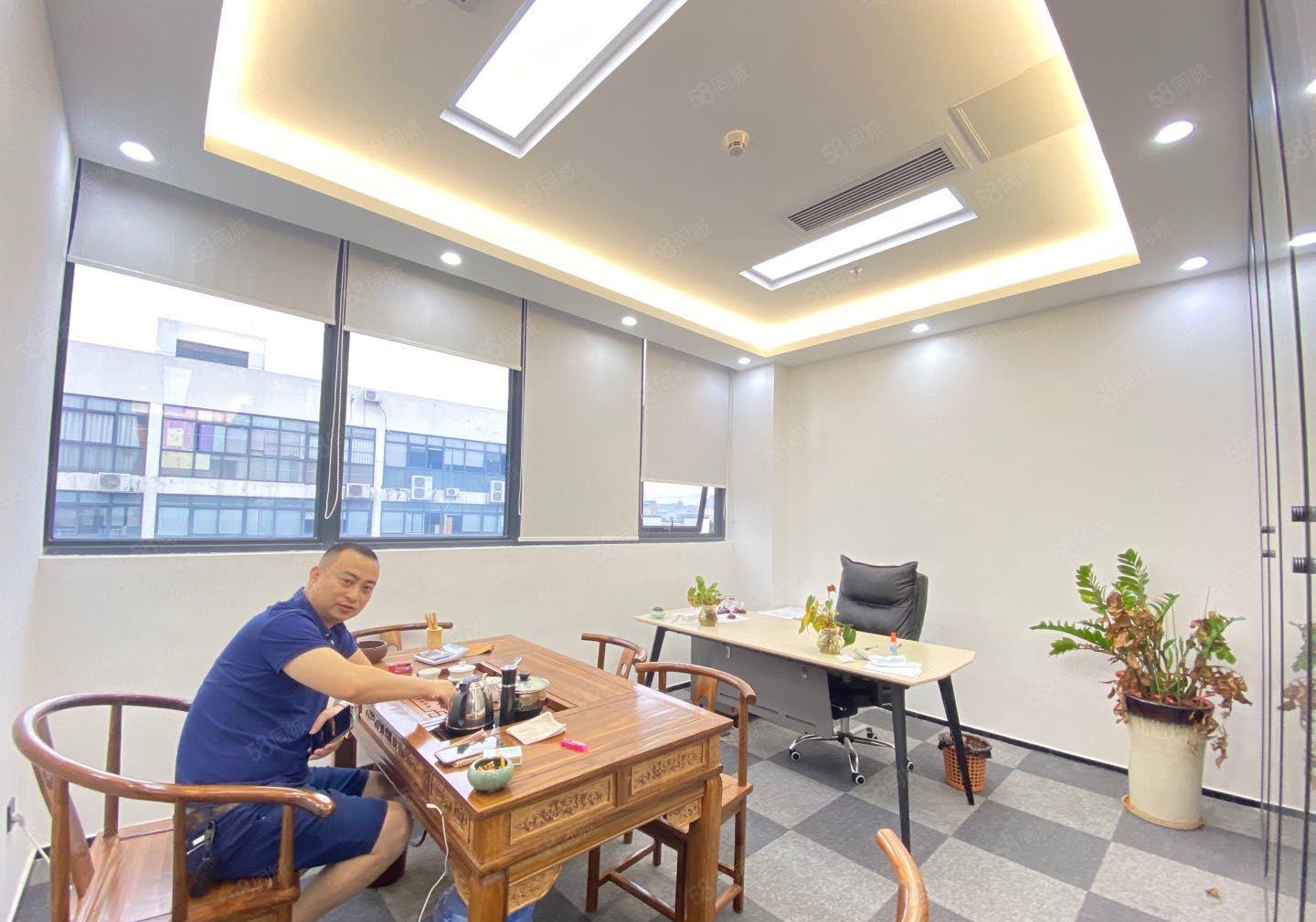 龙华清湖地铁口原房东小面积厂房出租，空地大好停车适合加工电商