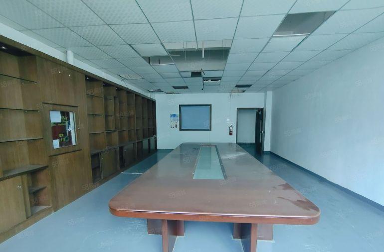 5百平起分租观澜工业园新出楼上2300平厂房仓库出租带精装修