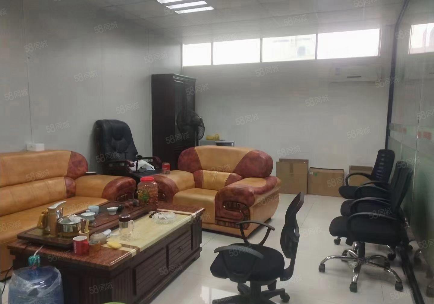 观澜竹村地铁口楼上460平方带精装修厂房出租