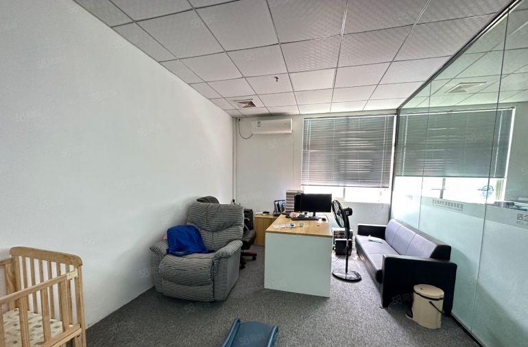 观澜章阁原房东楼上1500平精装修水电齐全红本厂房仓库出租