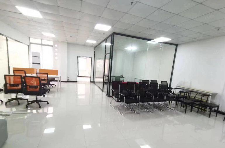 观澜地铁口精装修办公室出租200平.31格局园区环境好