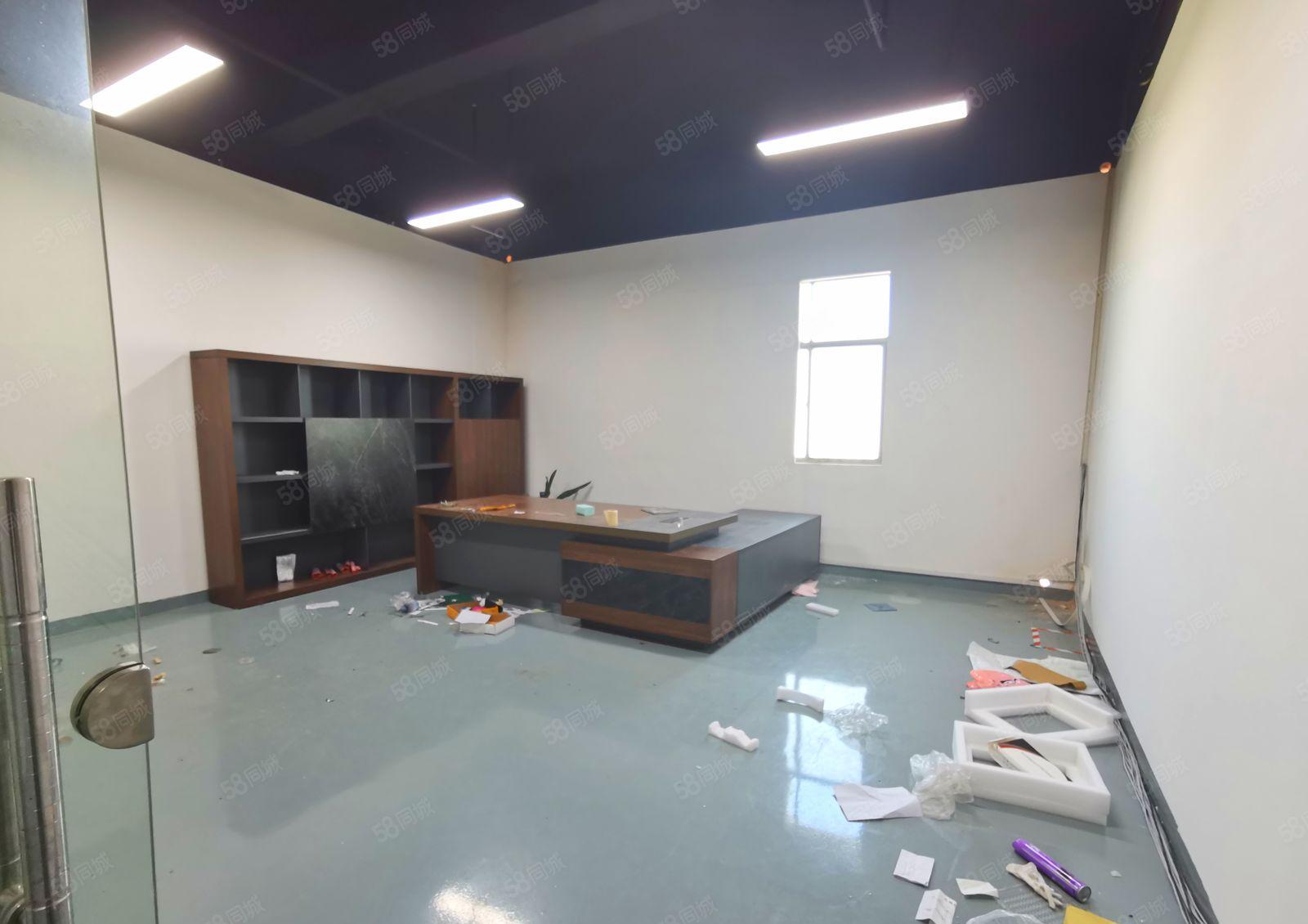 观澜福民茜坑1100平楼上精装修办公室带无尘车间厂房出租