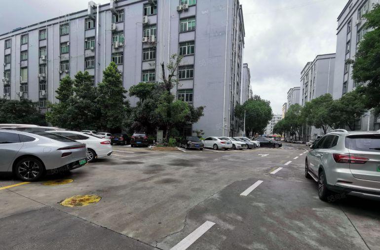 龙华大浪英泰独门独院工业园1000平方带精装修办公室厂房出租