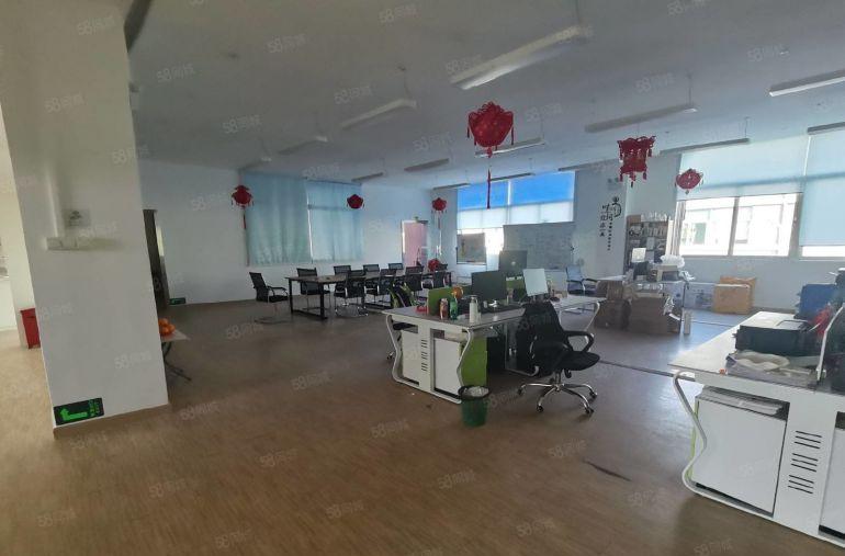 龙华清湖地铁口工业园新出楼上1950平厂房出租可分租一楼6米