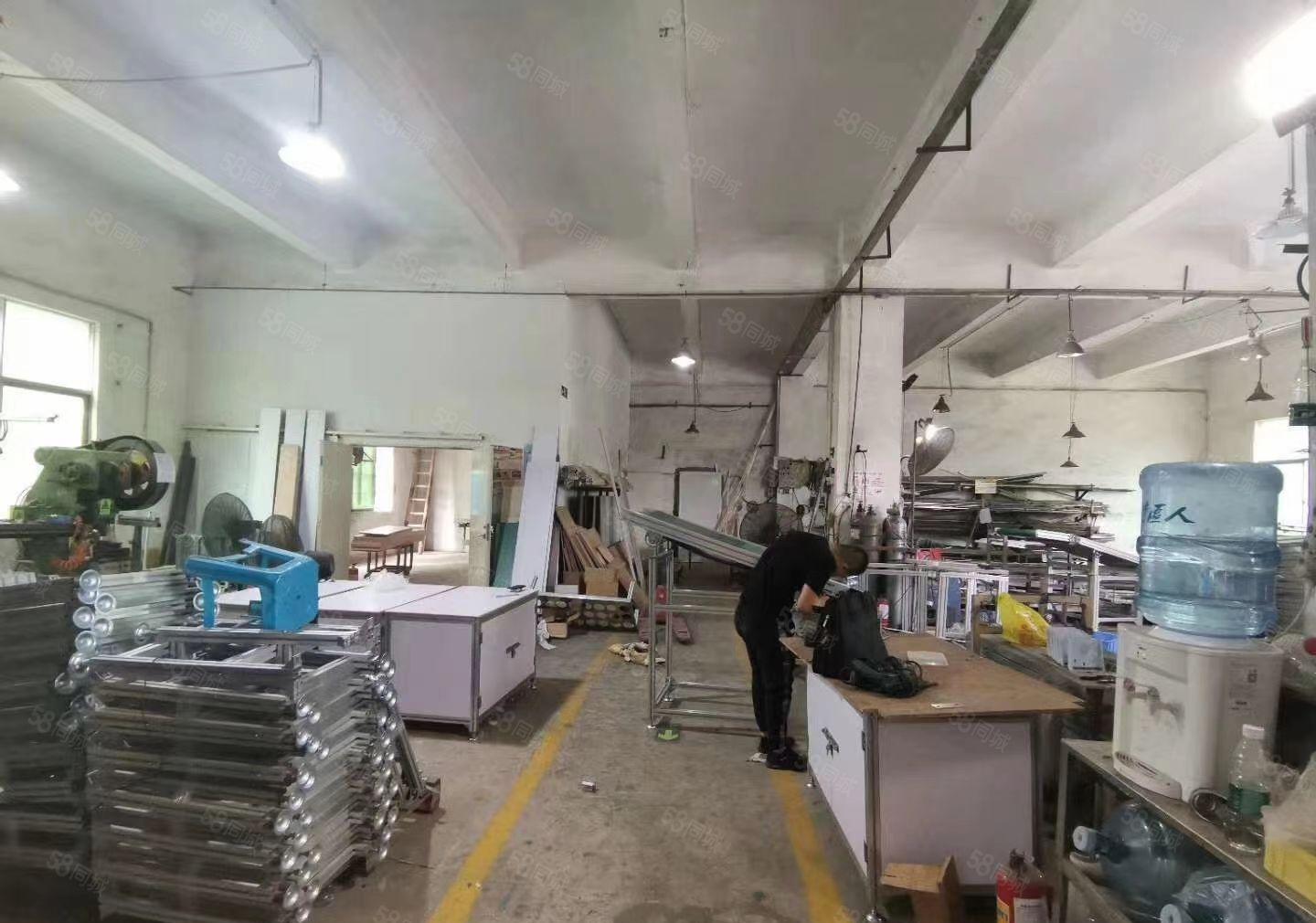 大浪水围工业区 一楼标准厂房 550平 现成水电及办公室装修