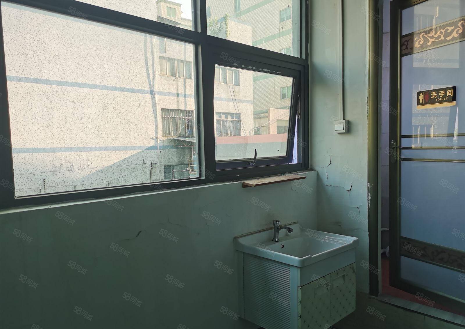 大浪商业中心附近工业园220平精装办公室31格局拎包入驻