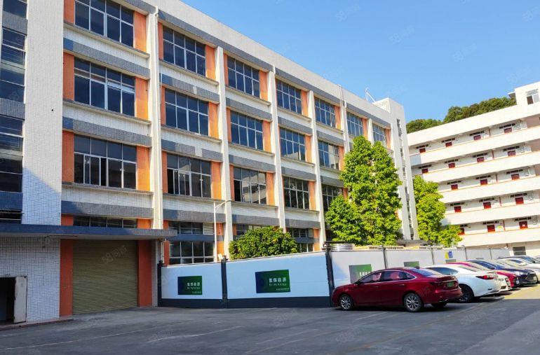 龙华观澜竹村地铁站附近原房东楼上2000平现场装修厂房出租