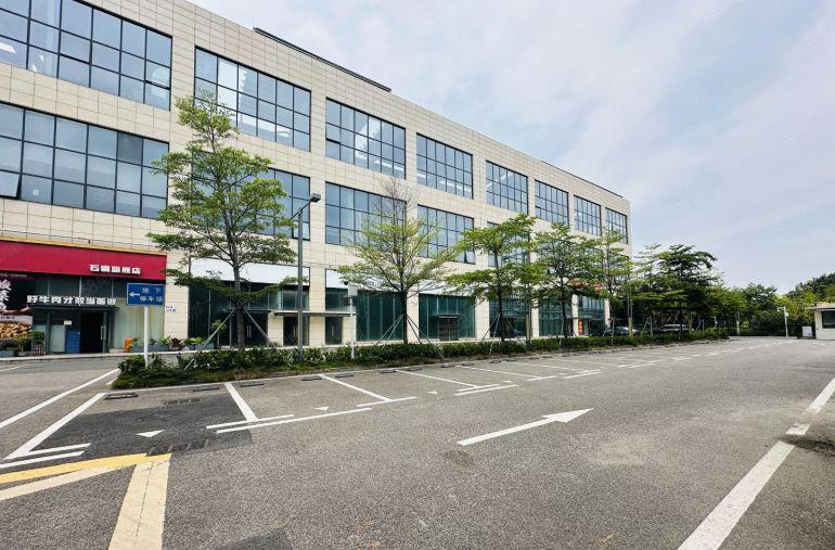 观澜20000平独门独院厂房出租配套宿舍空地大可进拖头车