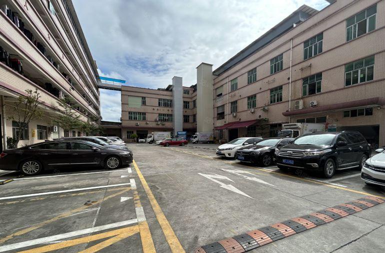 15元租观澜大富工业区原房东一二楼2000平方厂房仓库可分租