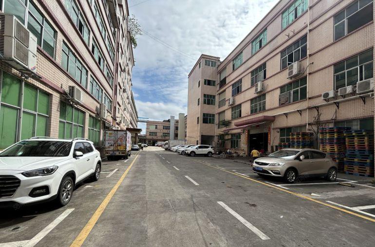 15元租观澜大富工业区原房东一二楼2000平方厂房仓库可分租