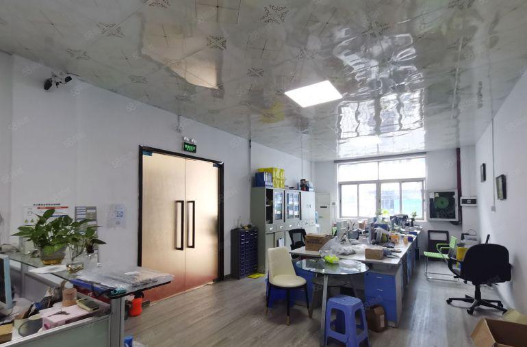 龙华新区观澜主干道边地铁站附近工业园一楼标准厂房980平在租