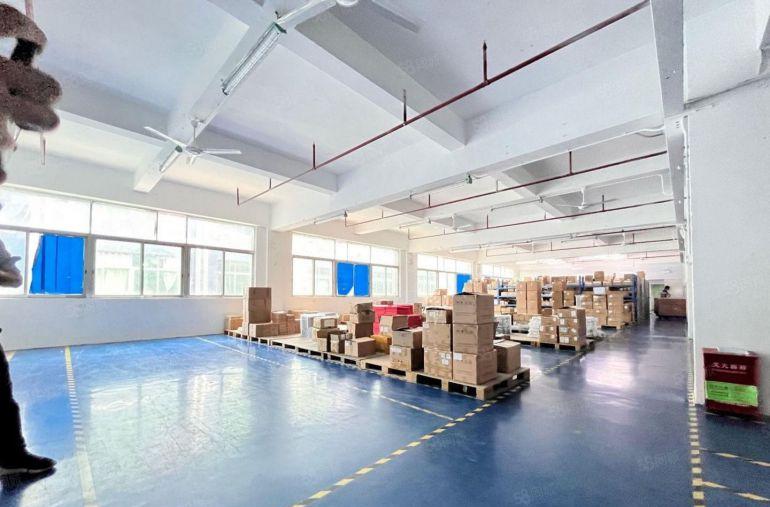 200平起租龙华电商园1000平整层厂房带装修一楼仓库出租