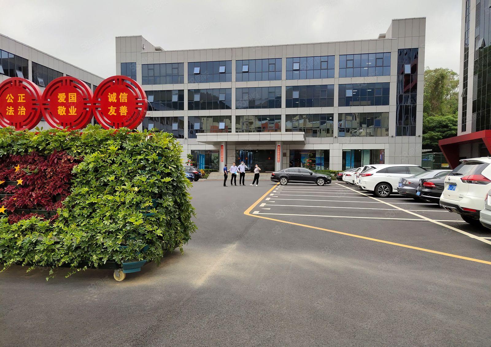 龙华大浪红本厂房楼上1200平出租带精装修无转让费水电齐全